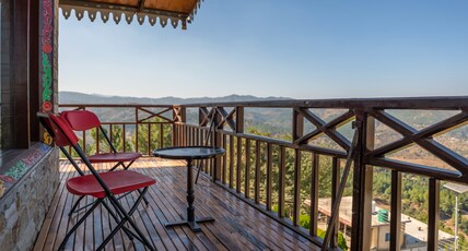 BluSalzz Homes - The Himalayan  Bungalow, Almora - Uttarakhand Room Type - Aipan Suite