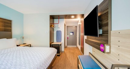 Tru by Hilton Saint Joseph Room Type - 1 KING HEARING ACCESSIBLE