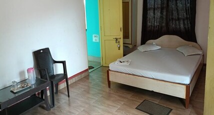 DYNESTY INN Room Type - Non Ac Deluxe Double Bed