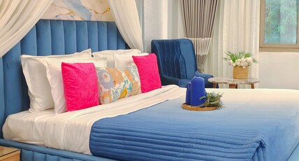 Sarang Palace - A Luxury Boutique Hotel Room Type - Designer Canopy Room with Luxury Bathtub
