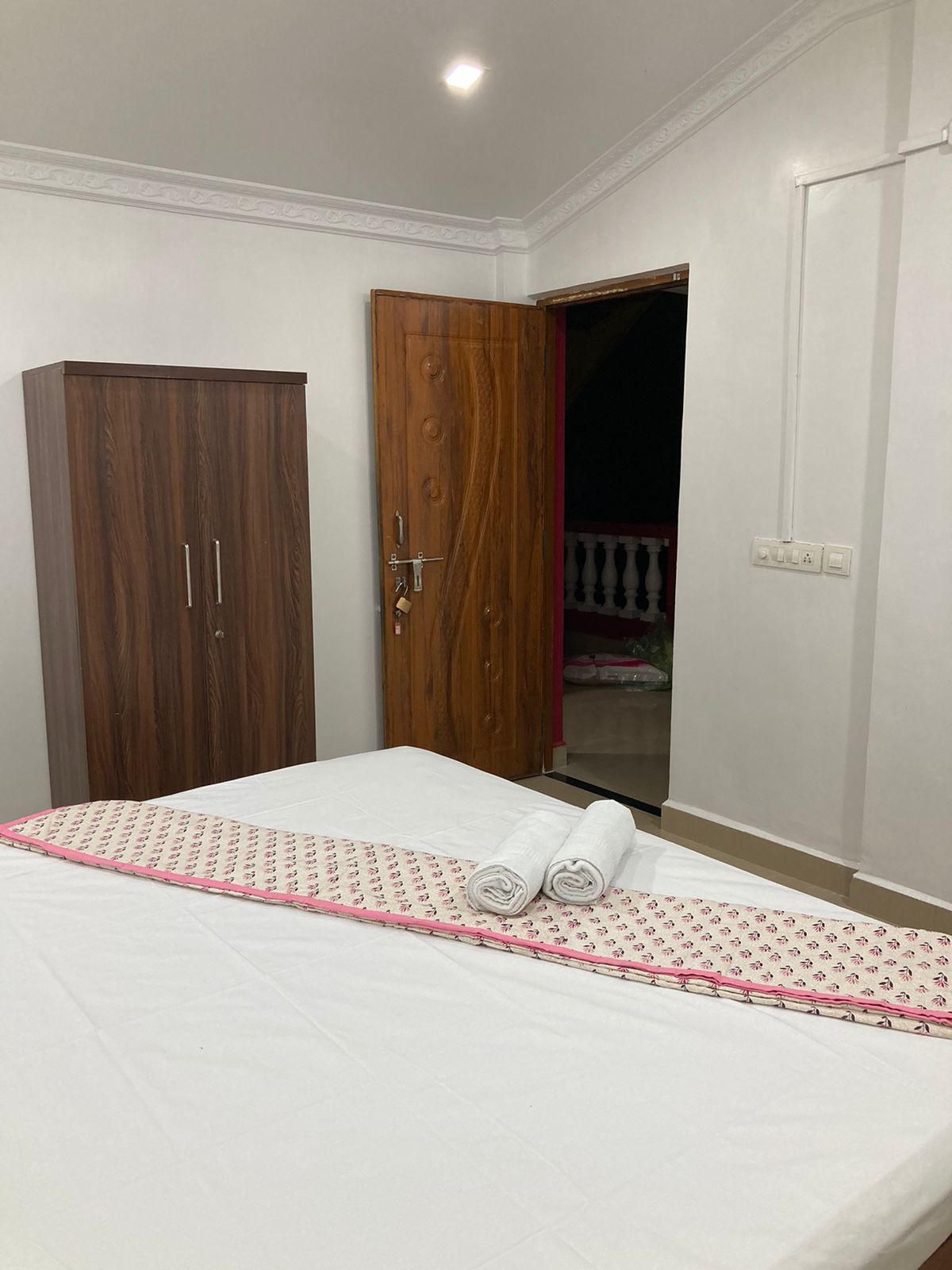 Sabinas homestay room 2 - Tap to explore photos
