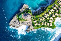 Arna Suites and Ocean Lounge