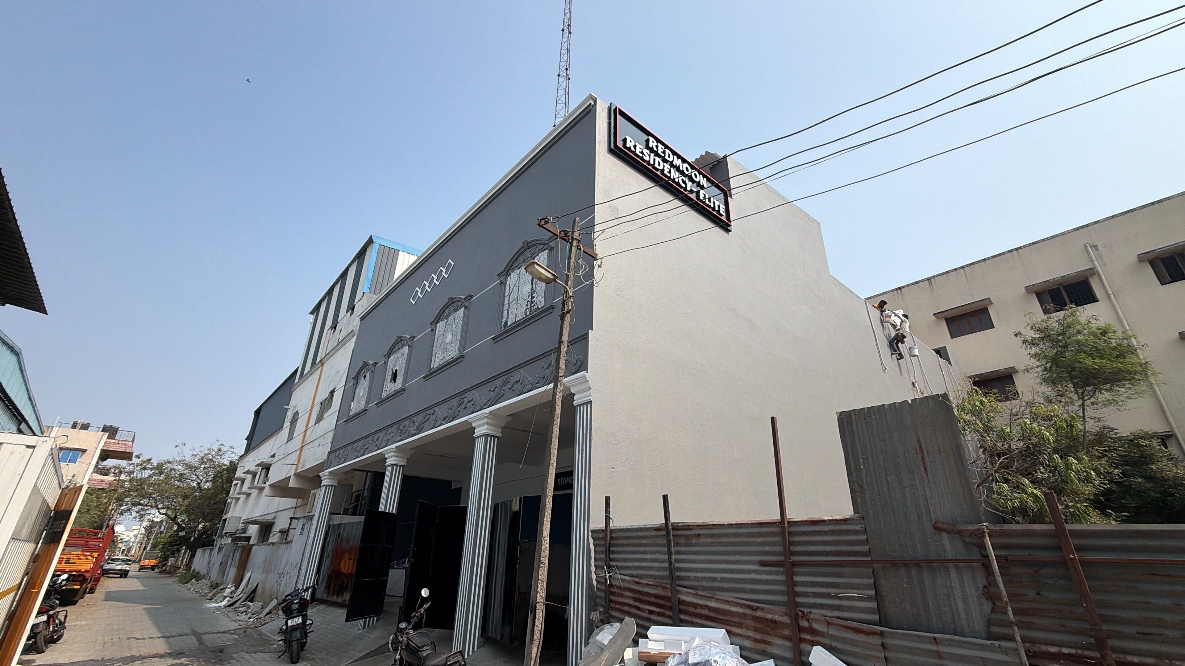Hotel O REDMOON RESIDENCY - Tap to explore photos