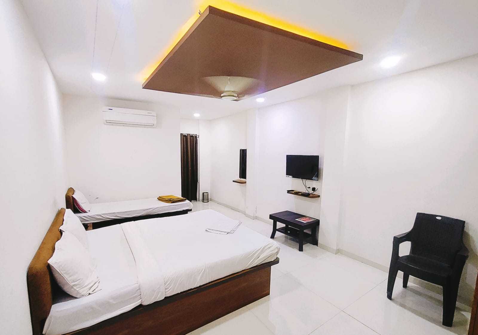 Hotel O Grand Executive - Tap to explore photos