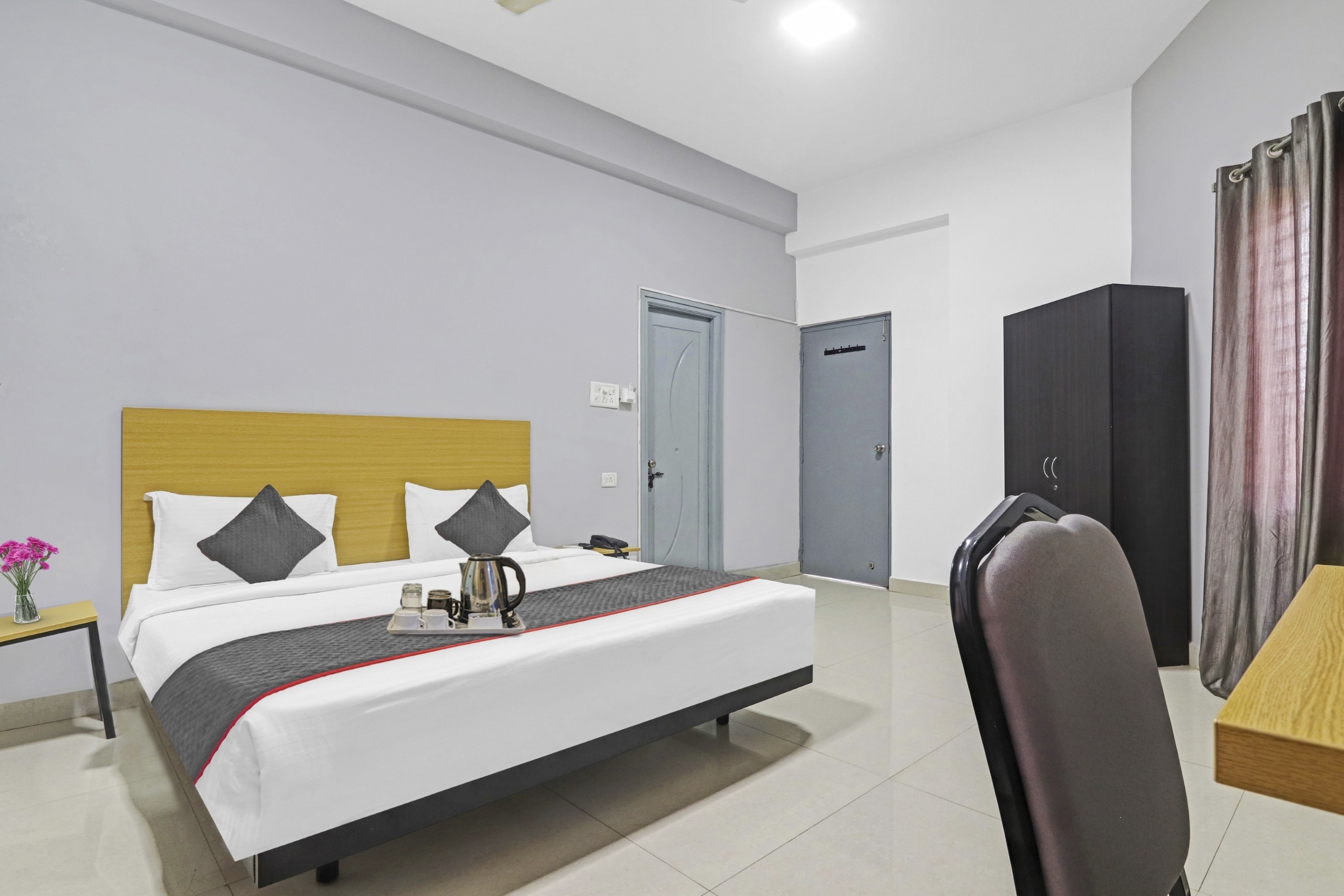 Townhouse Hotel White Orchid Inn - Tap to explore photos