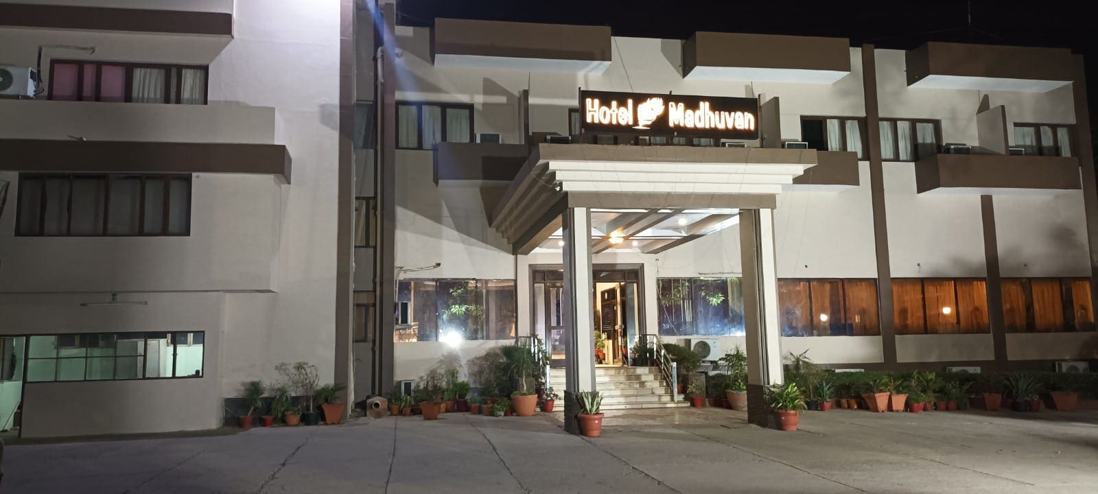 Hotel Madhuvan - Tap to explore photos