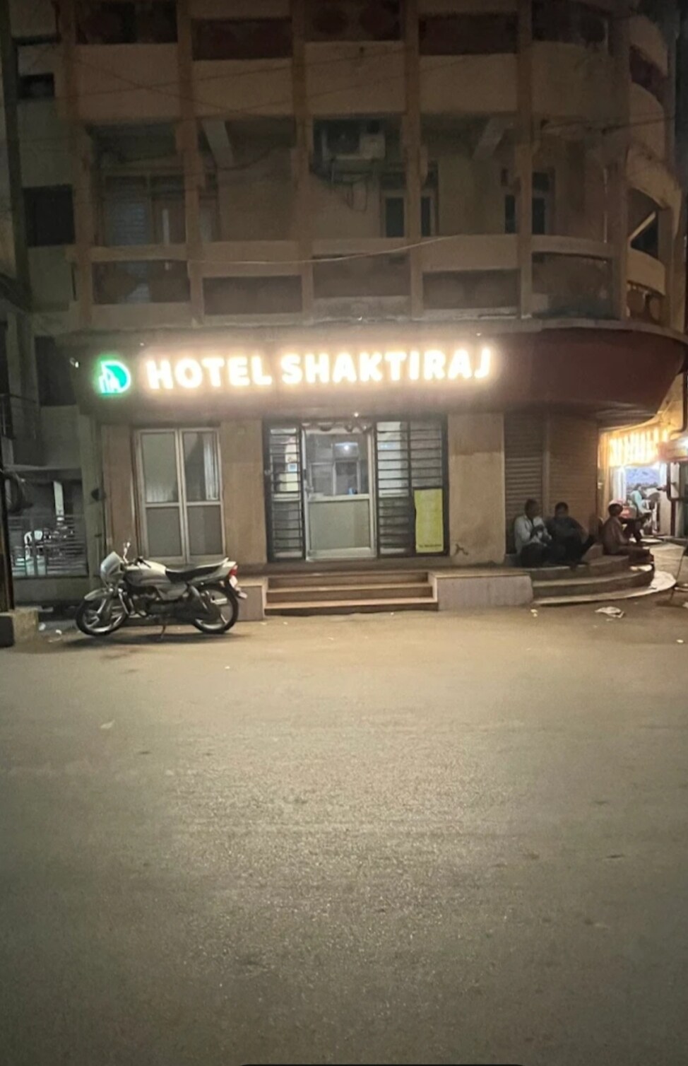 Hotel Shaktiraj - Tap to explore photos