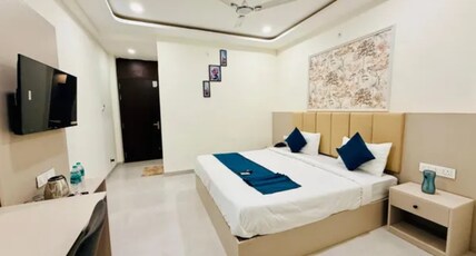 FabHotel Shree Inn Room Type - Deluxe Room