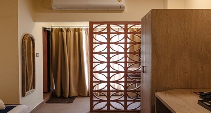Irroi Kaziranga. Room Type - Deluxe Twin with Balcony