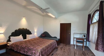 Tiggis Iing | Serene Garden Stay Room Type - Super Deluxe Room 