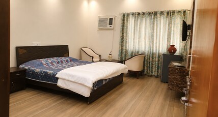 UPSTDC Tourist Bungalow, Moradabad (2KM from Water Kingdom and Eco herbal Park) Room Type - AC Deluxe