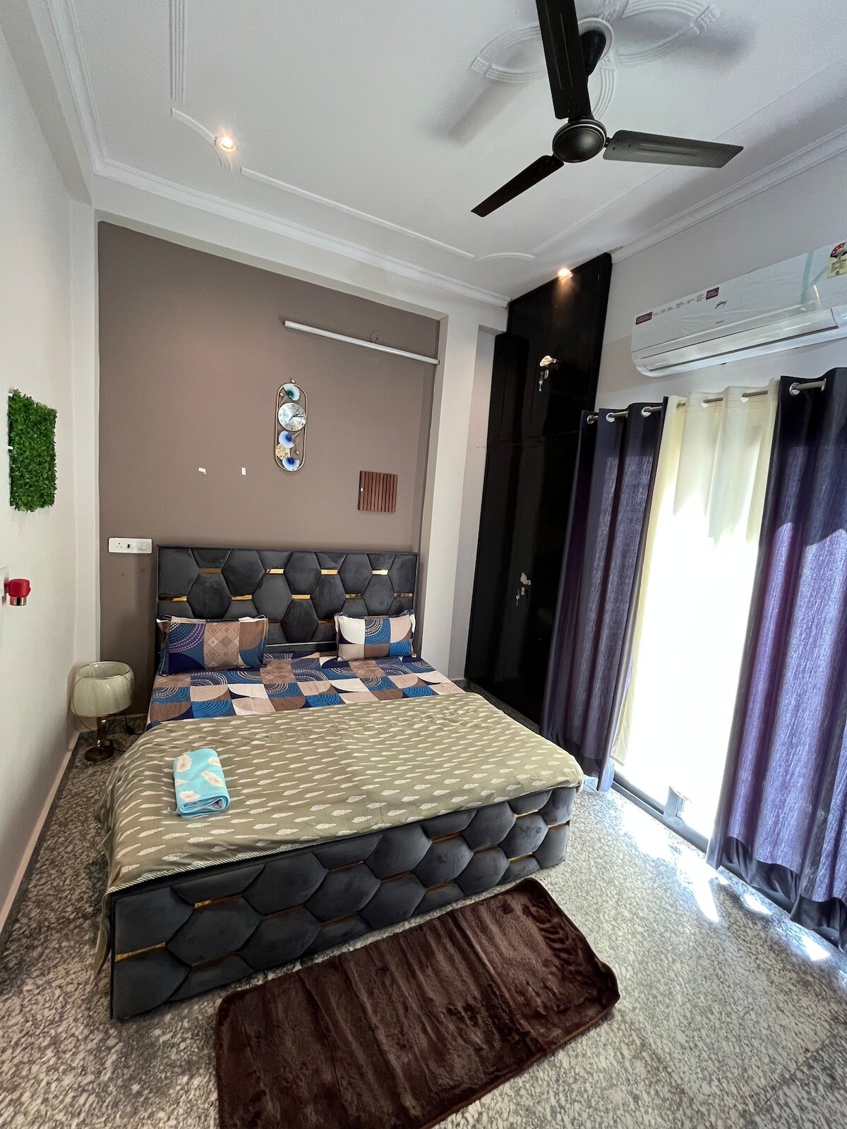 Ventilated 1rk fully furnished in malviya nagar - Tap to explore photos