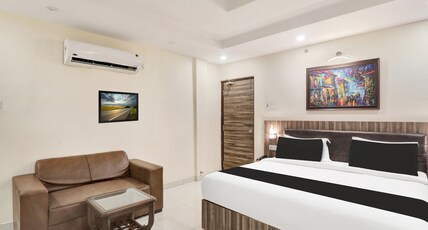 Super Townhouse Kankarbagh Formerly Kunwar Alcajars Room Type - Classic