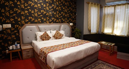 Hotel Rozan Jaai Room Type - Premium Room