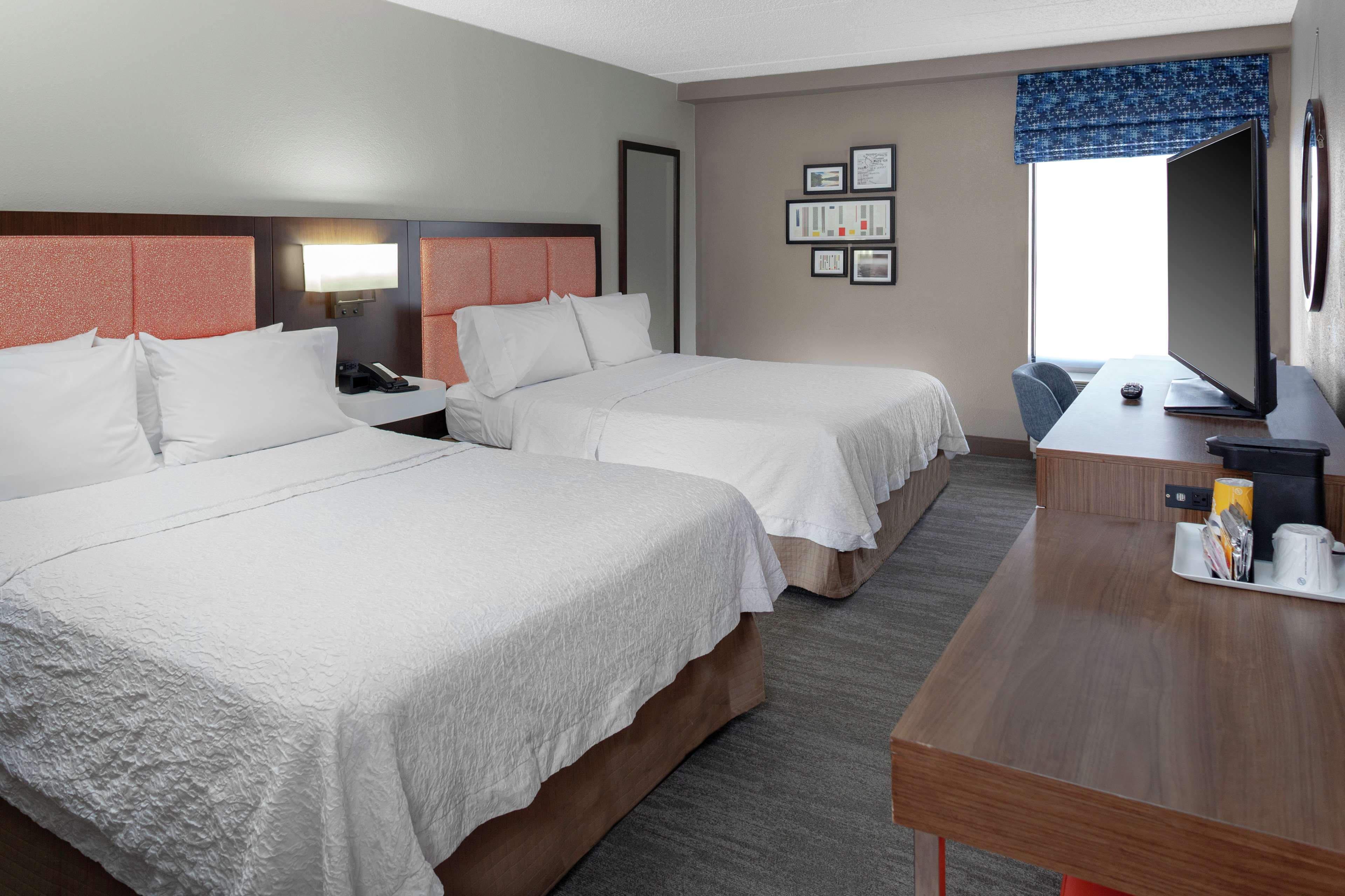 Hampton Inn by Hilton Woodbridge - Tap to explore photos