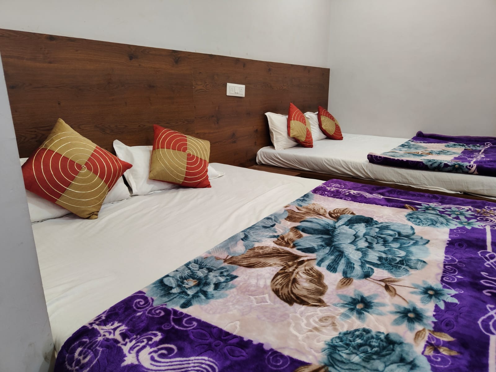 Hotel Dev Prayag Palace - Tap to explore photos