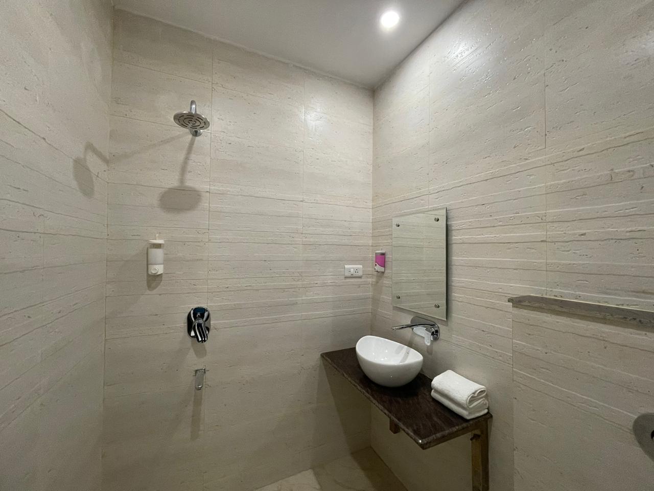 Hotel Rubystone@near Golden Temple - Tap to explore photos