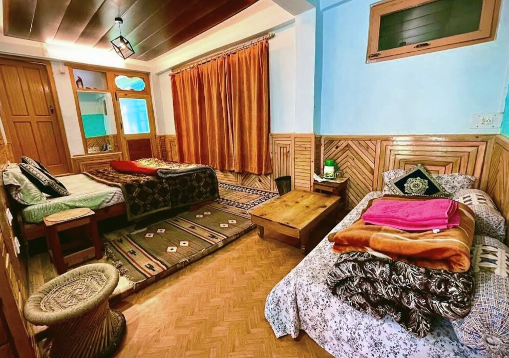 jibhi house - Tap to explore photos