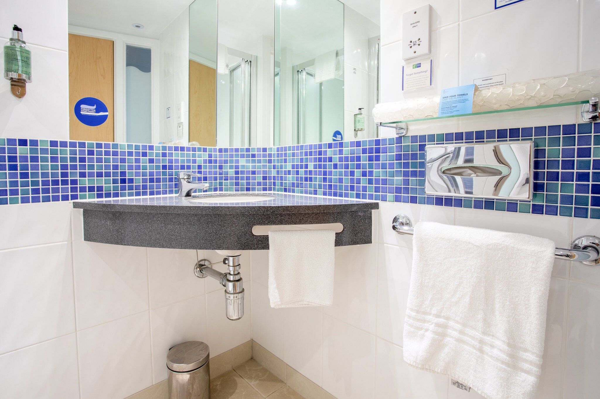 Holiday Inn Express Dunfermline - Tap to explore photos