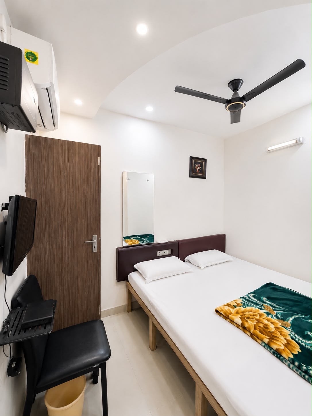 HOTEL SRI GANESH JI - Tap to explore photos