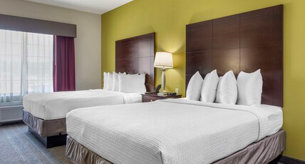 Best Western Plus Mansfield Inn & Suites Room Type - ACCESSIBLE - 2 QUEEN,MOBACC,COMAST,BATHTB,WHRPL,NSMK,FULL BREAKFAST