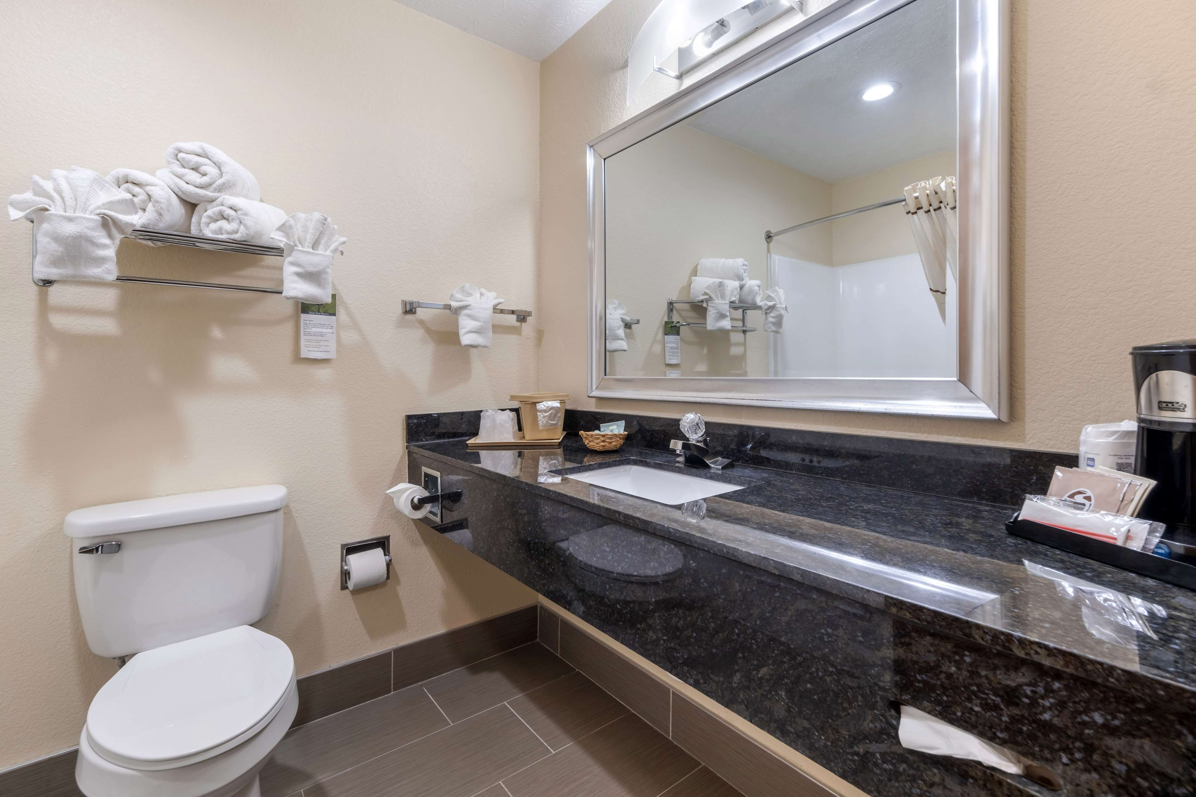 Best Western Campbellsville Inn - Tap to explore photos