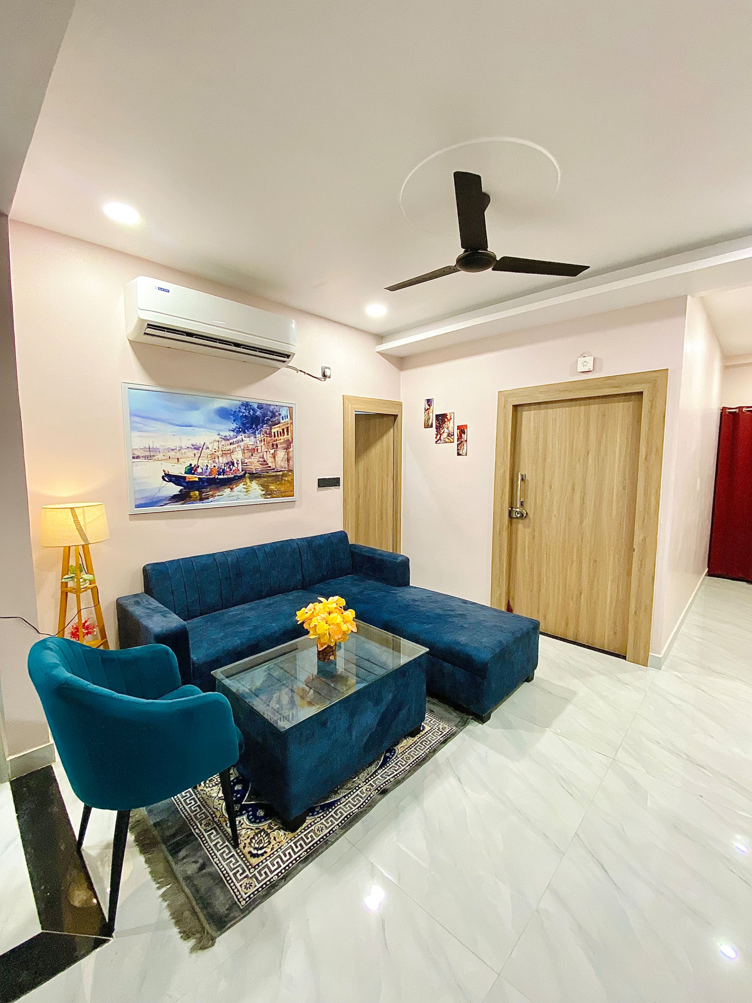 Triyuga GhatView 2Bhk Lift Parking Assi Ghat 1.5Km - Tap to explore photos