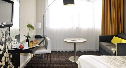 Mercure Bourg En Bresse Room Type - Superior Room - 1 double bed and 1 sofa bed for 2 children