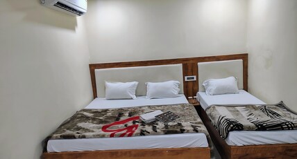 Hotel Diamond inn Mathura Room Type - Deluxe Triple Bed Room