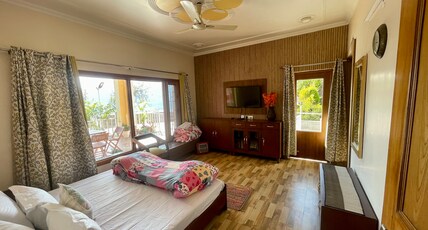 Malti Villa Room Type - Executive Room - Sunflower