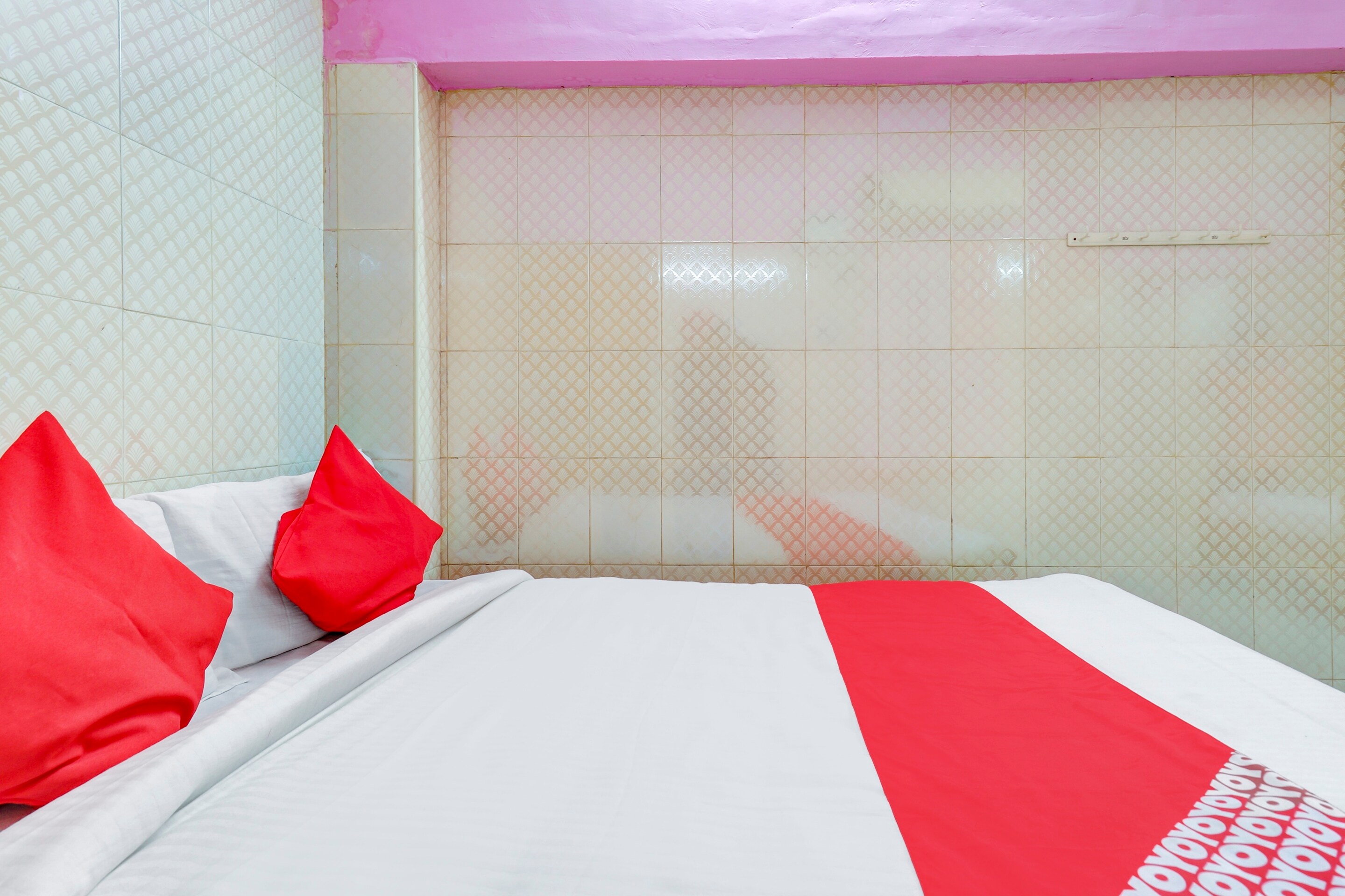Hotel O Sri Ranga Pilgrim House - Tap to explore photos