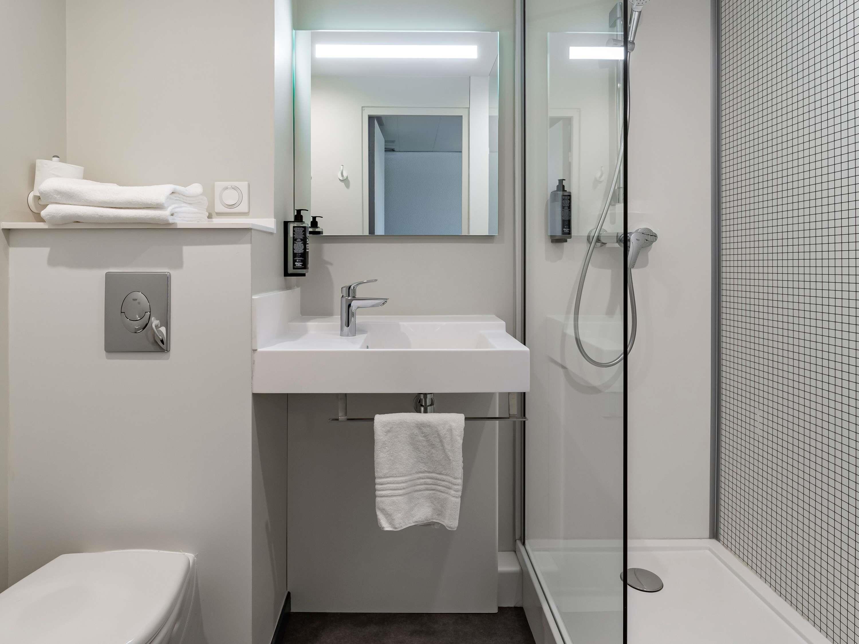 ibis budget Marne la Vallee Pontault Combault - Tap to explore photos