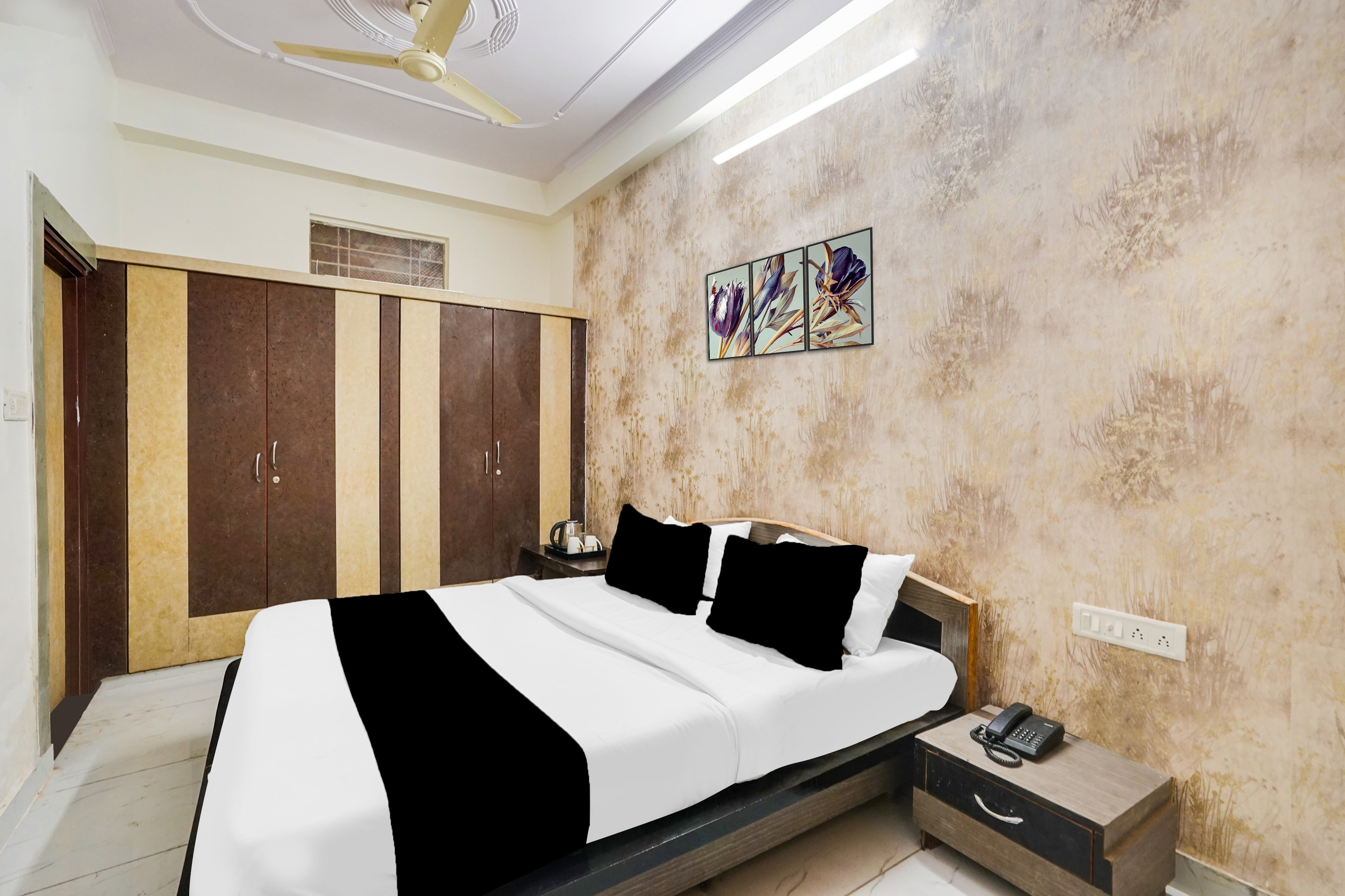 Super Hotel O Radhaswami Nagar Formerly Chinnar - Tap to explore photos