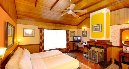 MAYFAIR Hill Resort Room Type - Lloyd Cottages
