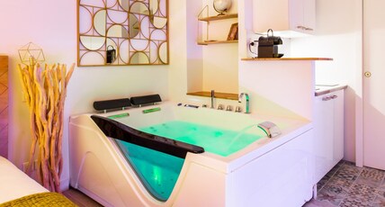 Love room - 2P with Jacuzzi Room Type - Love room - 2P with Jacuzzi