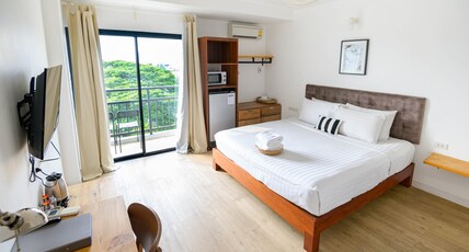 The corner lodge Pattaya Room Type - Superior King Room