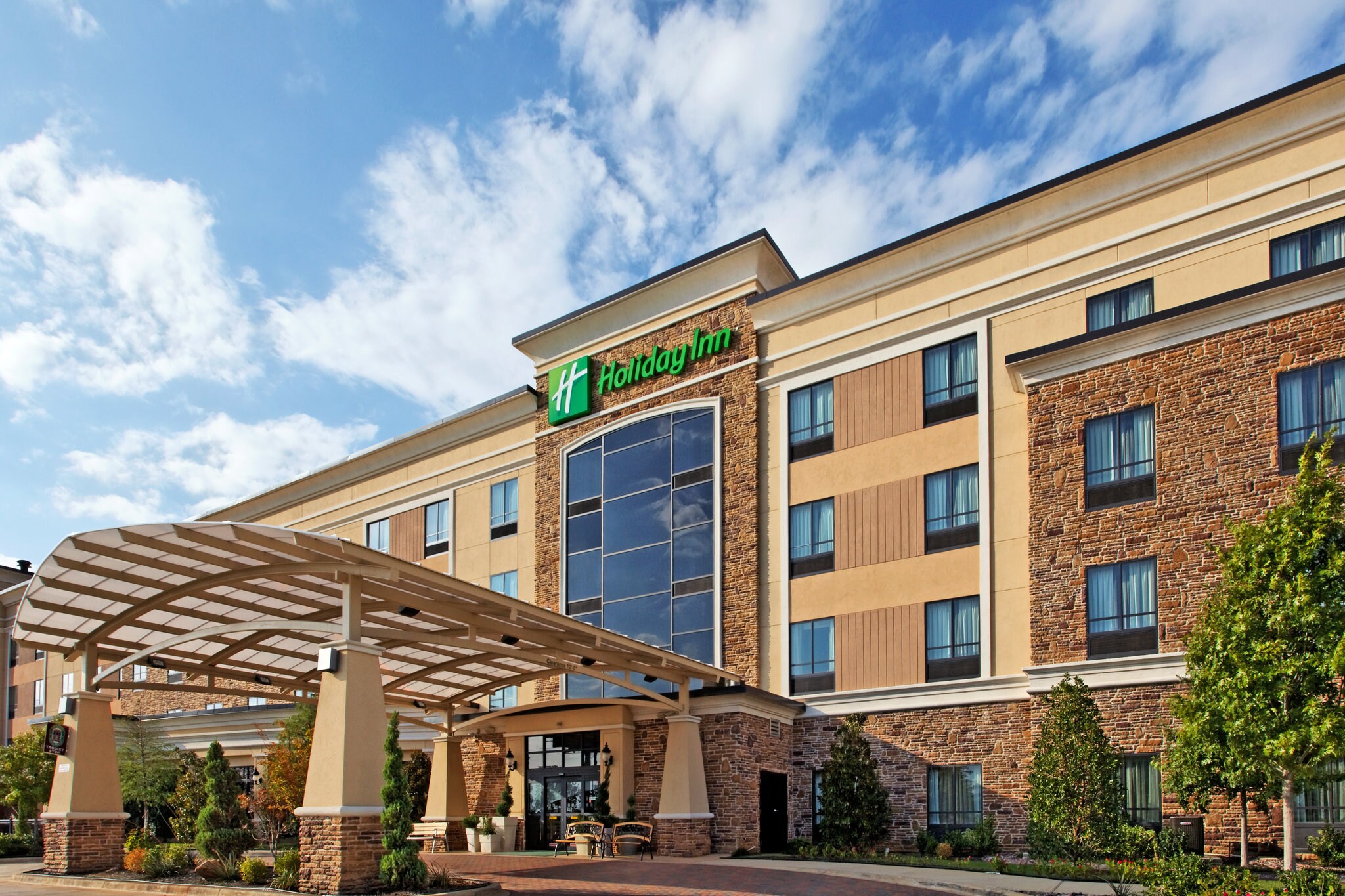 Holiday Inn ARLINGTON NE-RANGERS BALLPARK - Tap to explore photos