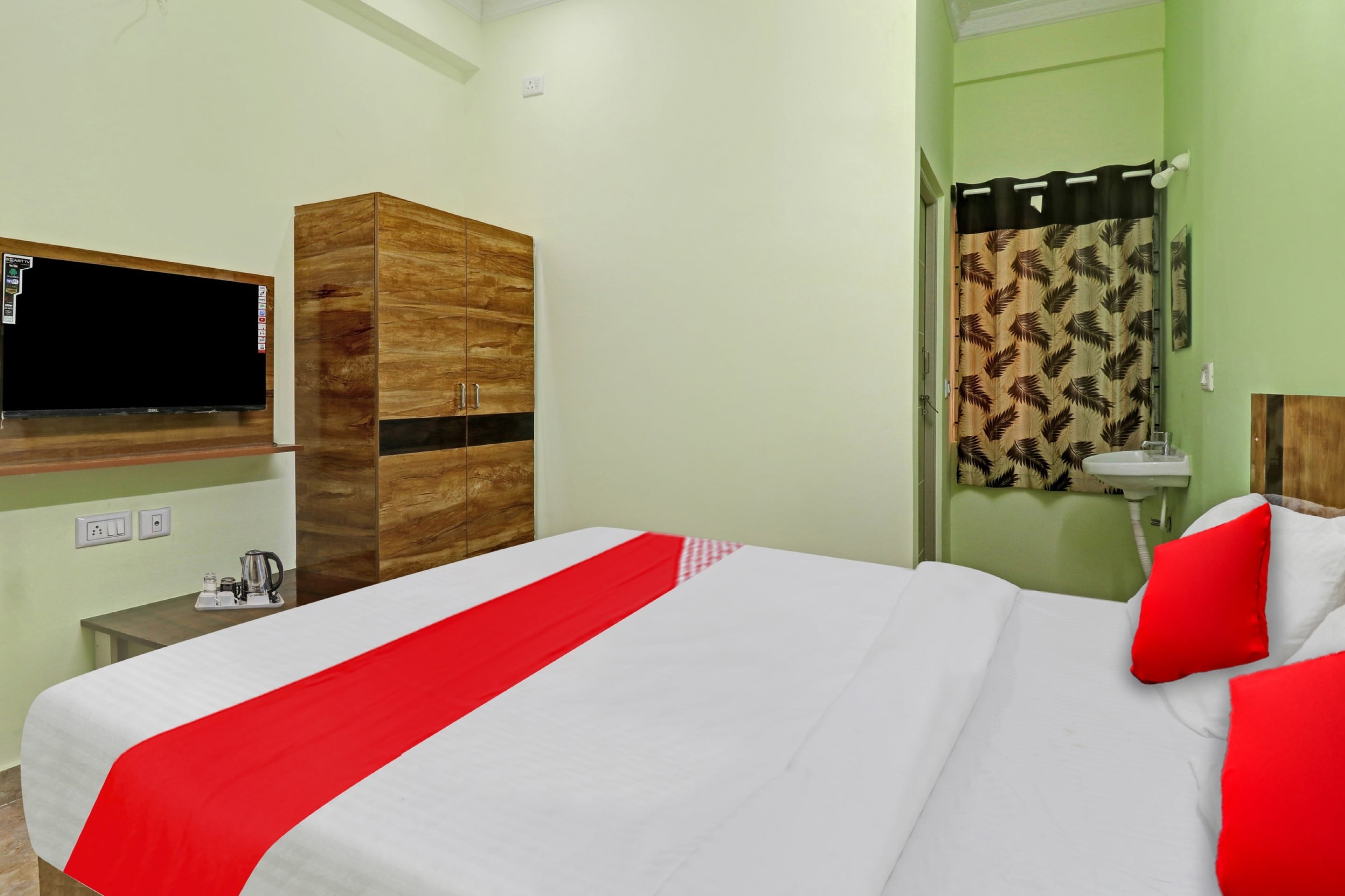 Hotel O SKYSPACE Near Yeshwantupur railway station - Tap to explore photos
