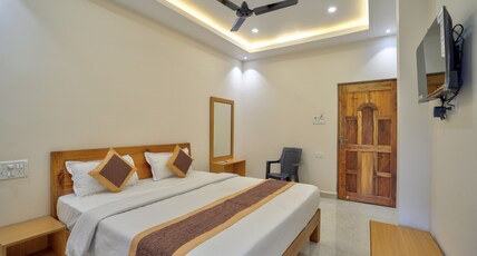 Om Sai Guest House Room Type - Superior Single Room