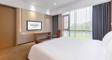 Novotel Nantong Development Zone Room Type - Suite Deluxe superior -1 kingsize bed
