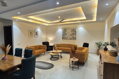 3BHK Independent Floor By Sukhavasa Stays