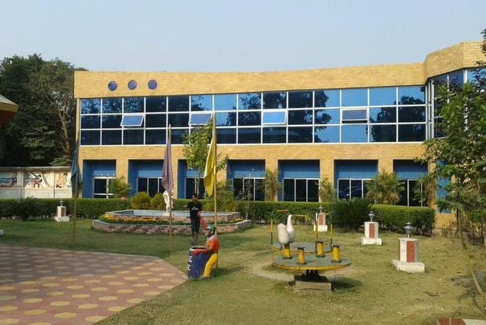 Hotel Astha Midway - Tap to explore photos