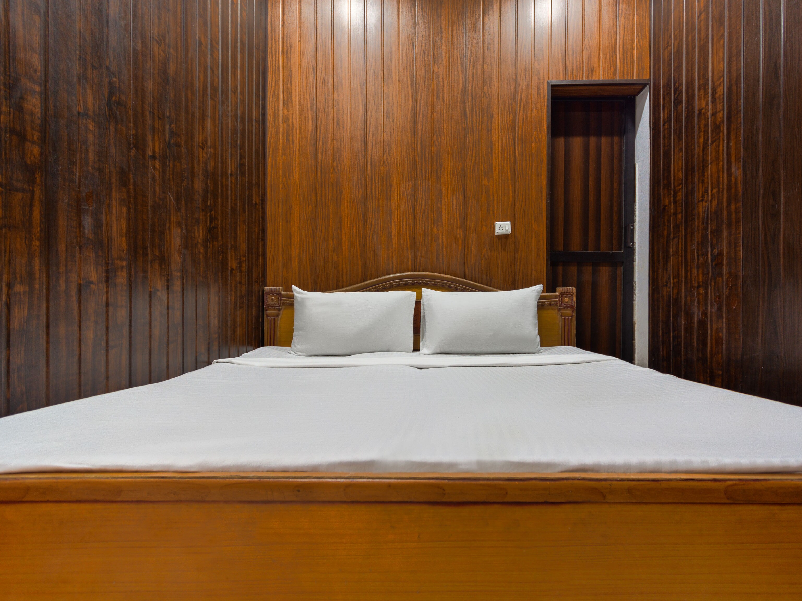 MAHARAJA HOTEL - Tap to explore photos