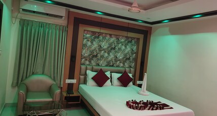 Hotel Green Park Room Type - Deluxe AC Room