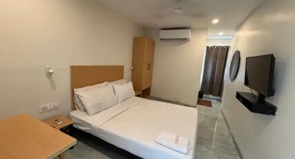 FabHotel AM Castle Room Type - Deluxe Room