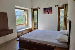 Eka Hideaway