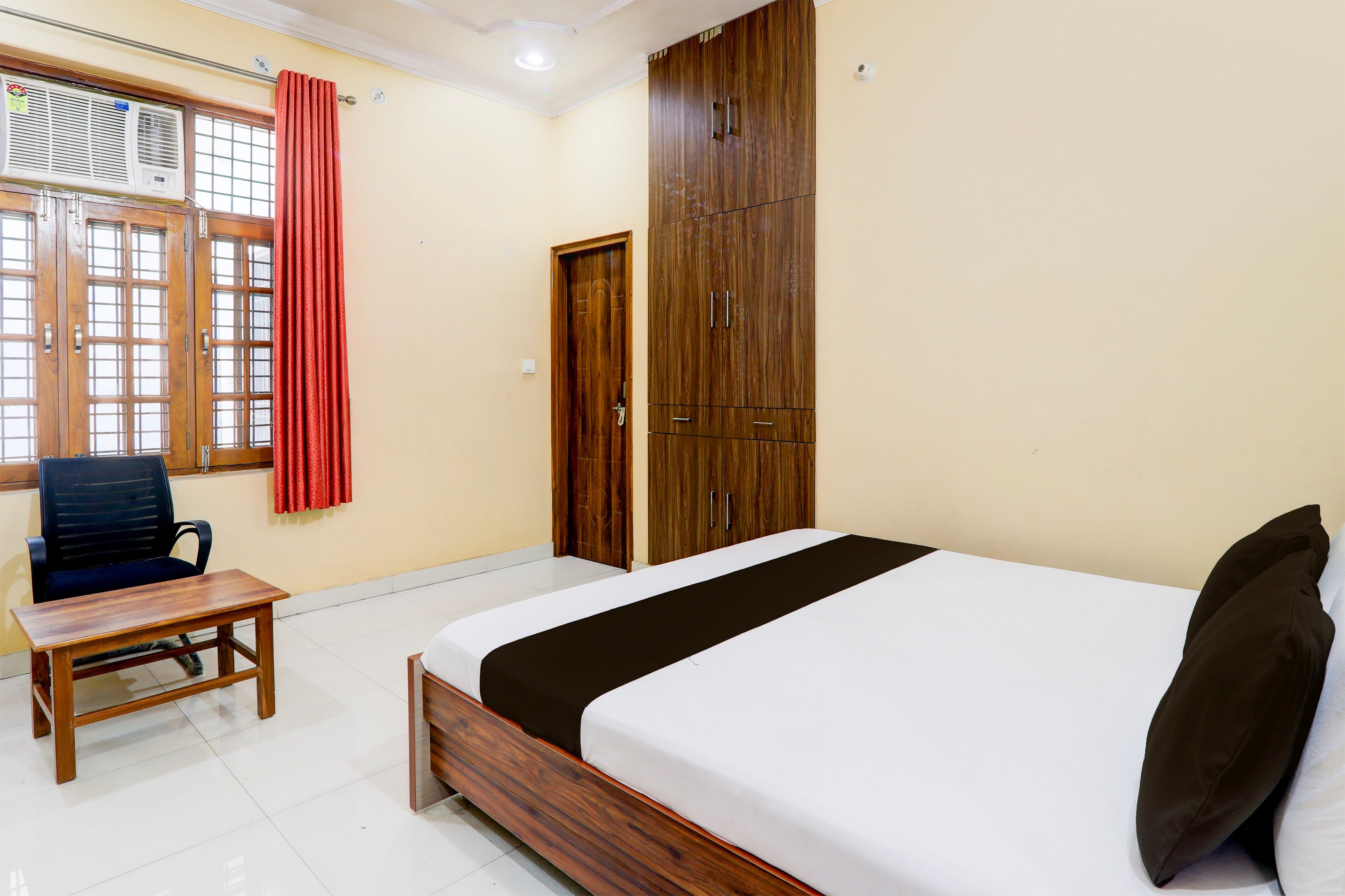 Hotel O Shiv Dham Inn - Tap to explore photos