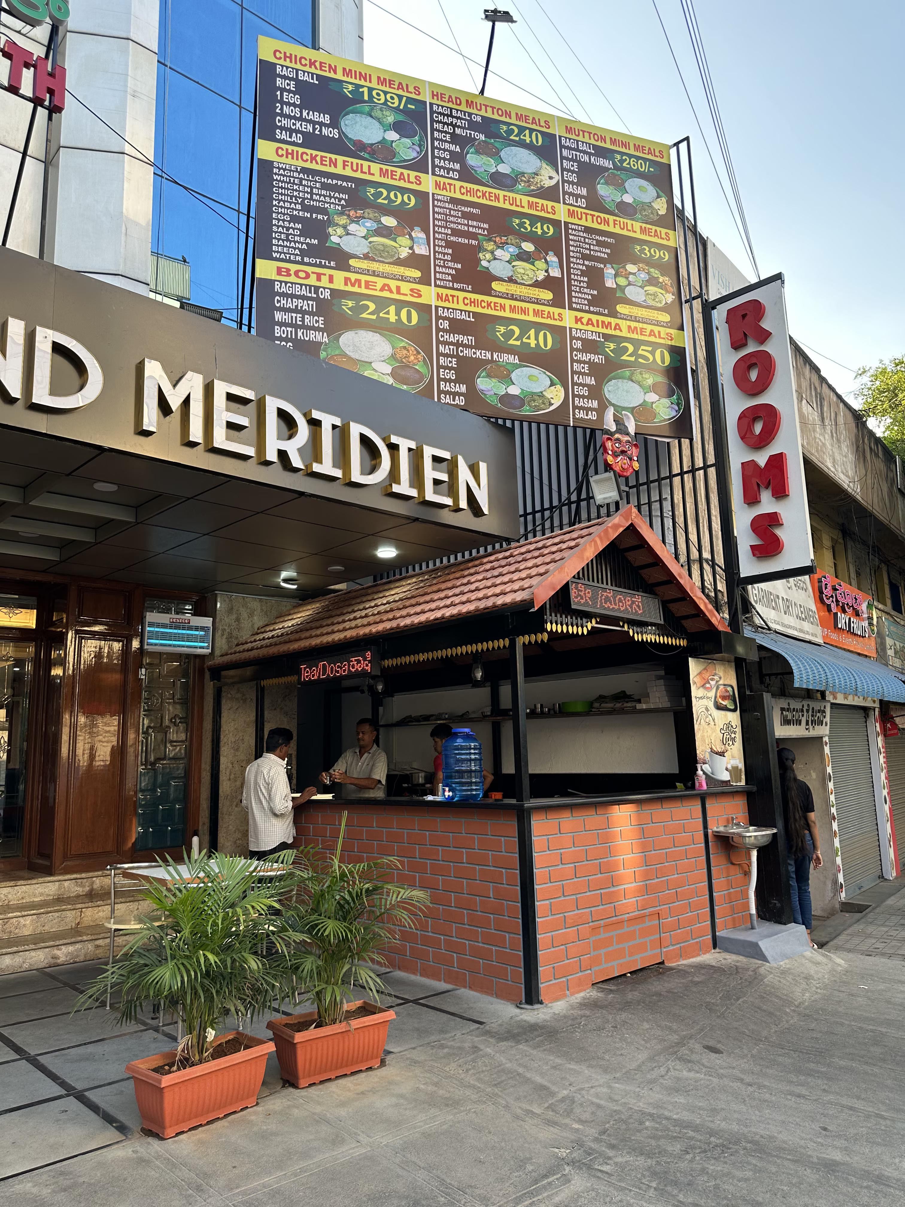 Hotel Grand Meridian - Tap to explore photos