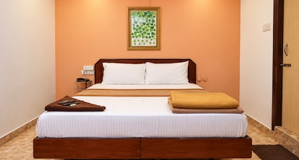 Hotel Raaj Bhaavan - Nungambakkam Room Type - Standard Room Hotel Raaj Bhaavan - Nungambakkam Room Type - Standard Room