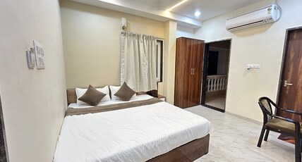 HOTEL MM PRESTIGE RAIPUR Room Type - Standard King Bed Balcony Room